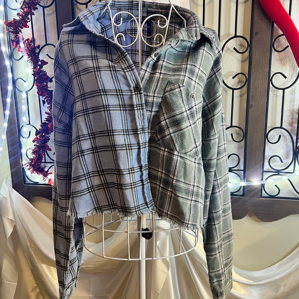 Rue21 Checkered Cropped Shirt in Blue and Green